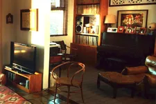 Sônia Braga on meeting Fabricio Tadeu in Clara's apartment: "Do you mind if I sit and do the light for you?"